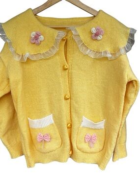 Women’s Butter Yellow Cardigan Sweater Grandma Cottage Kawaii Fits Size L Large